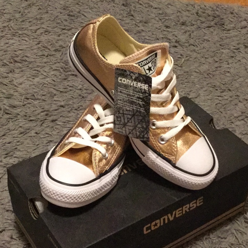 Converse NWT